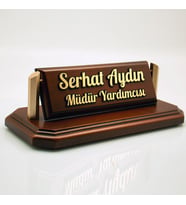 Virona Ahşap Masa İsimliği Ofis Masa İsimlik Kabartma Yazılı Masaüstü isimliği