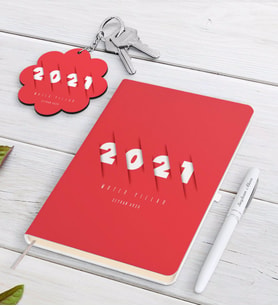 BK Gift Kişiye Özel 2024 Mutlu Yıllar Beyaz Defter Kalem ve Anahtarlık Hediye Seti-1 (Model 1)