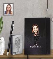 Kişiye Özel Öğretmen Karikatürlü  Siyah Defter Kalem Çakmak Hediye Seti  Bayan-6 (Model 1)