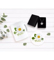 BK Gift Kişiye Özel Papatya Temalı Kupa Bardak Altlığı ve İsimli Silver Papatya Kolye Seti-4 (Model 1)