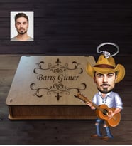 Kişiye Özel Gitarist Karikatürlü  Ahşap Anahtarlık Kutulu Bay-1