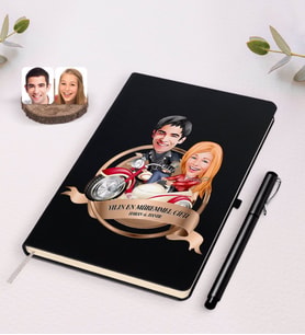 BK Gift Kişiye Özel Yılın En Mükemmel Çifti Karikatürlü Siyah Defter ve Kalem Hediye Seti-12
