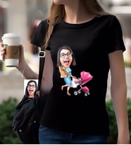 BK Gift Kişiye Özel Ev Hanımı Karikatürlü Siyah T-Shirt-1