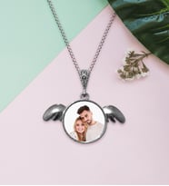BK Gift Kişiye Özel Fotoğraflı Melek Kanatlı Otantik Gümüş Yaldız Kolye Model 13