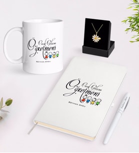BK Gift Kişiye Özel Çocuk Gelişimi Öğretmeni Beyaz Kupa Defter Kalem ve İsimli Papatya Kolye Hediye Seti-2 (Model 1)