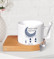 BK Gift Kişiye Özel Kur'an-ı Kerim Öğretmeni Ahşap Altlıklı Seramik Fincan (Beyaz)