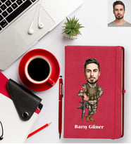 Kişiye Özel Asker Karikatürlü Kırmızı Defter Kalem Hediye Seti Bay-1