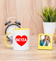 İsim Yazılı Kırmızı Kalpli Sarı Kupa Bardak ve Sarı Mini Fotoğraf Çerçevesi