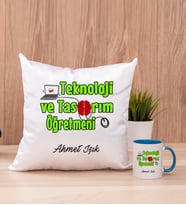 Teknoloji ve Tasarım Öğretmeni Kare Yastık ve Mavi Kupa Bardak