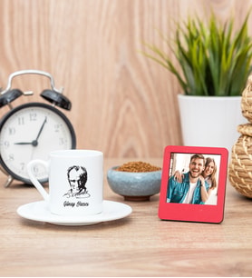 Atatürk Siluetli Türk Kahvesi Fincanı ve Kırmızı Mini Fotoğraf Çerçevesi