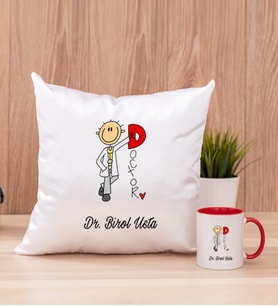 Doktor Karikatürü Kare Yastık ve Kırmızı Kupa Bardak