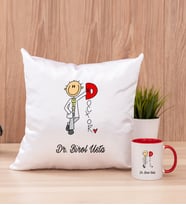 Doktor Karikatürü Kare Yastık ve Kırmızı Kupa Bardak