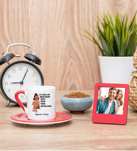 İyi Dostlar Biriktirdim Kırmızı Kahve Fincanı ve Kırmızı Mini Fotoğraf Çerçevesi