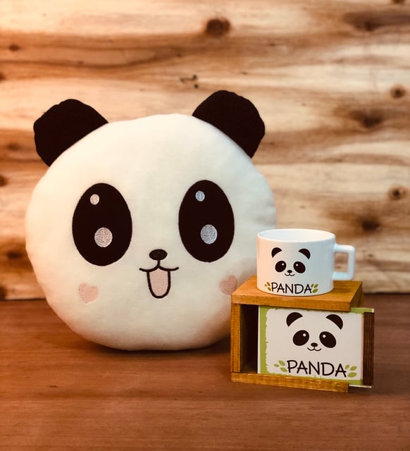 Sevimli Panda Yastık Ve Kutulu Kupa Özel Hediye Seti