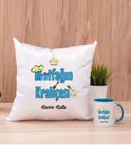 Mutfağın Kraliçesi Kare Yastık ve Mavi Kupa Bardak
