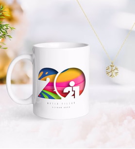 BK Gift Kişiye Özel 2024 Mutlu Yıllar Kupa ve Kar Tanesi Kolye-11 (Model 1)