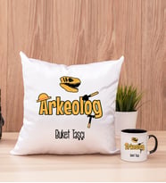 Arkeolog Kare Yastık ve Siyah Kupa Bardak