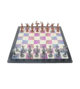 Gifthome Metal Satranç Takımı / Seti ; Orta Boy, Yunan Figürlü, Antik Satranç Taşı ve MDF, Bahar Desenli Satranç Tahtası (Çok Renkli)