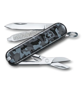 Victorinox 0.6223.942 Klasik 58mm Lacivert Kamuflaj Çakı (Çok Renkli)