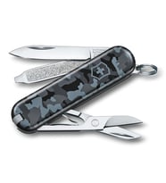 Victorinox 0.6223.942 Klasik 58mm Lacivert Kamuflaj Çakı (Çok Renkli)