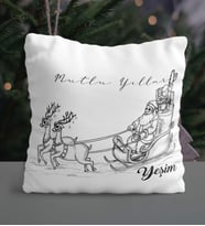 Kişiye Özel Mutlu Yıllar Noel Baba Temalı Saten Yastık (Beyaz)