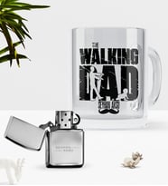 BK Gift Kişiye Özel The Walking Dad Cam Kupa Bardak Benzinli Metal Çakmak Seti (Model 1)