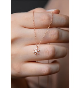 925 Ayar Rose Altın Kaplama Kartanesi Gümüş Kolye