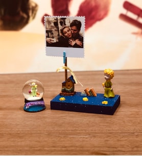 Küçük Prens Kişiye Özel Fotoğraflı Notluk Ve Mini Kar Küresi Hediye Seti