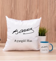 Atatürk İmzalı Kare Yastık ve Mavi Kupa Bardak