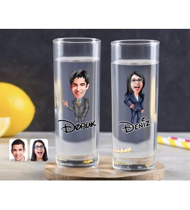 BK Gift Kişiye Özel Renkli Baskılı Erkek ve Kadın Karikatürlü İkili Vodka Bardağı-7 (Beyaz)