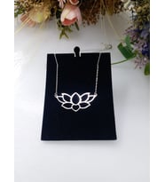 Gümüş Lotus Kolye