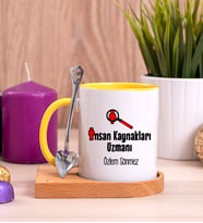 İnsan Kaynakları Uzmanı Ahşap Altlıklı Sarı Kupa Bardak