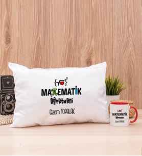 Matematik Öğretmeni Dikdörtgen Yastık ve Kırmızı Kupa Bardak
