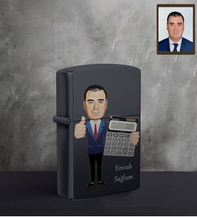 Kişiye Özel Bankacı Karikatürlü UV Baskılı Siyah Benzinli Çakmak Bay-1