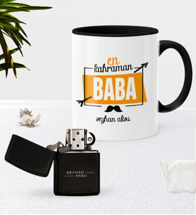 BK Gift Kişiye Özel En Kahraman Baba Siyah Kupa Bardak Benzinli Çakmak Seti (Model 1)