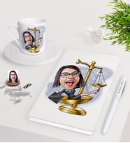 BK Gift Kişiye Özel Bayan Avukat Karikatürlü Beyaz Defter Kalem Türk Kahvesi Fincanı Seti-4 (Model 1)