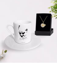 BK Gift Kişiye Özel Atatürk Temalı Türk Kahvesi Fincanı ve İsimli Papatya Kolye Hediye Seti-25 (Model 1)
