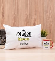 Maden Teknolojisi Öğretmeni Dikdörtgen Yastık ve Kırmızı Kupa Bardak