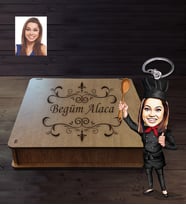 Kişiye Özel Aşçı Karikatürlü Ahşap Anahtarlık Kutulu Bayan-4