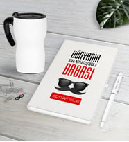 BK Gift Kişiye Özel Dünyanın En Yakışıklı Babası Beyaz Defter Kalem Termos Mug Seti-2 (Model 1)