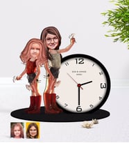 BK Gift Kişiye Özel Kız Kardeşler Karikatürlü Ahşap Biblo Masa Saati-5 (Beyaz)