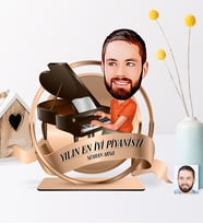 BK Gift Kişiye Özel Yılın En İyi Piyanisti Karikatürlü 3D Ahşap Biblo Plaket