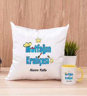 Mutfağın Kraliçesi Kare Yastık ve Sarı Kupa Bardak