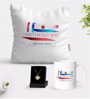 BK Gift Kişiye Özel Fransızca Öğretmeni Beyaz Kupa Yastık ve İsimli Papatya Kolye Hediye Seti-2 (Model 1)