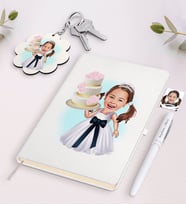 BK Gift Kişiye Özel Kız Çocuk Doğum Günü Karikatürlü Beyaz Defter Kalem ve Anahtarlık Hediye Seti (Model 1)