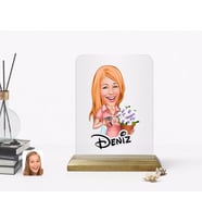 BK Gift Kişiye Özel Ev Hanımı Karikatürlü Ahşap Standlı Çerçeve-2 (Beyaz)