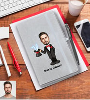 Kişiye Özel Sihirbaz Karikatürlü Gri Defter Kalem Hediye Seti  Bay-1