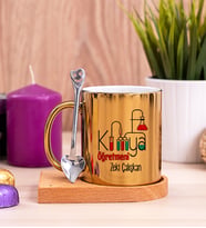 Kimya Öğretmeni Ahşap Altlıklı Gold Kupa Bardak