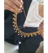 22 AYAR ALTIN KAPLAMA SALLANTILI ASİMETRİK TOP KOLYE - İMİTASYON KOLYE