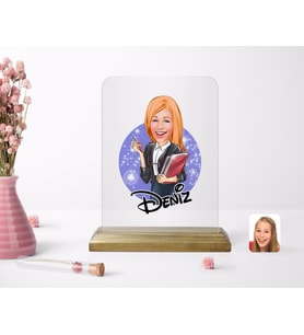 BK Gift Kişiye Özel Kadın Yönetici Karikatürlü Ahşap Standlı Çerçeve (Beyaz)
